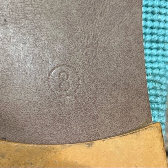 The Larkspur Collection Flamingo Flats - Picture 5 of 9